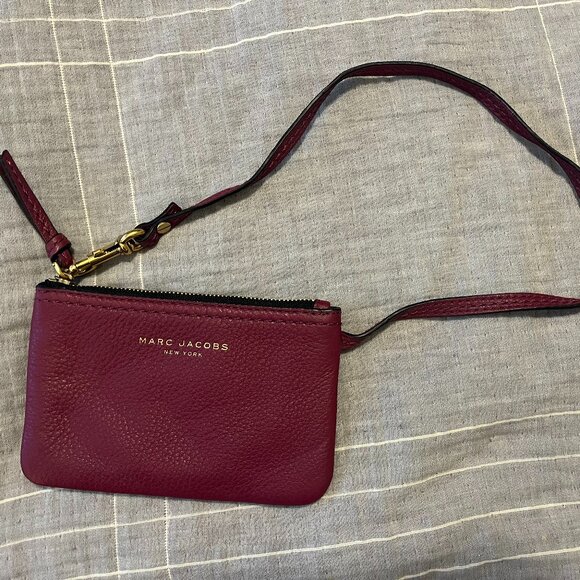 Magenta Pebble Leather MARC JACOBS Wristlet - Picture 2 of 3